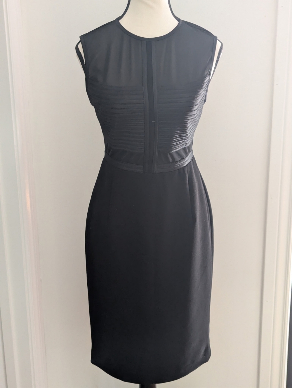 Halston Heritage Elegant Black Sleeveless Dress - Size 2